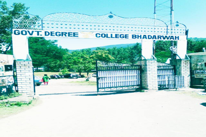 https://cache.careers360.mobi/media/colleges/social-media/media-gallery/14540/2020/5/7/Campus Entrance of Government Degree College Bhadarwah_Campus-View.png